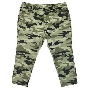 NWT Nili Lotan Size 20W/22W Women's Green Camouflage Crop 27" Inseam Denim Pants